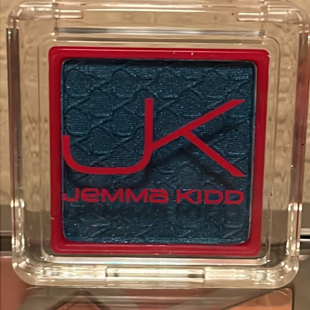 Jemma Kidd hi design Eyeshadow ~ Dramatic 05